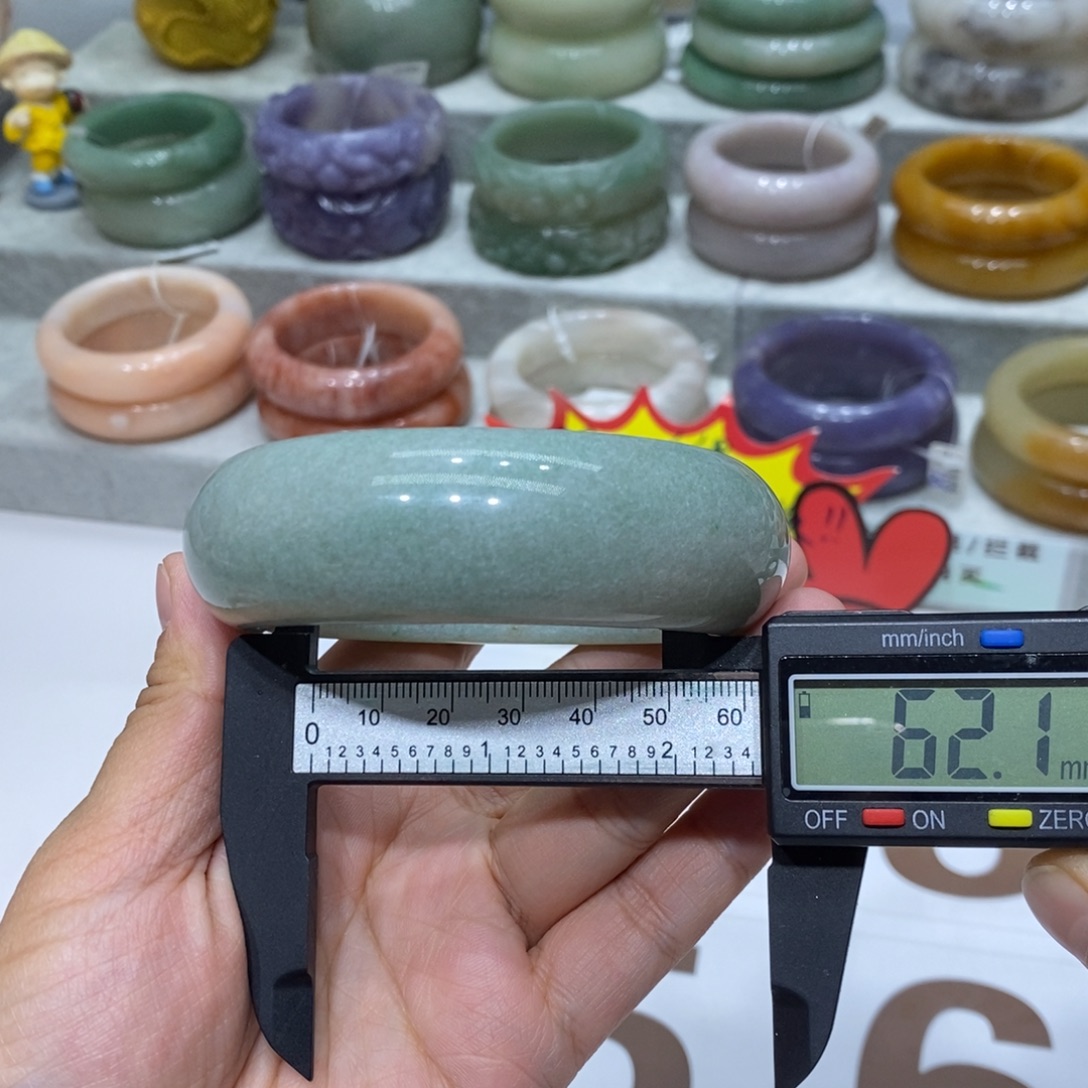 石英岩玉未镶嵌手镯