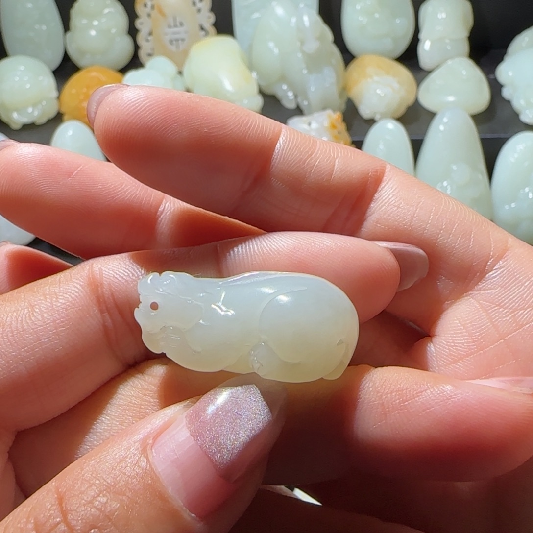 和田玉未镶嵌颈饰