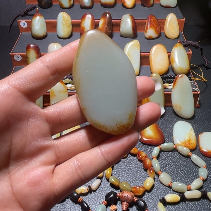 和田玉未镶嵌颈饰光**政