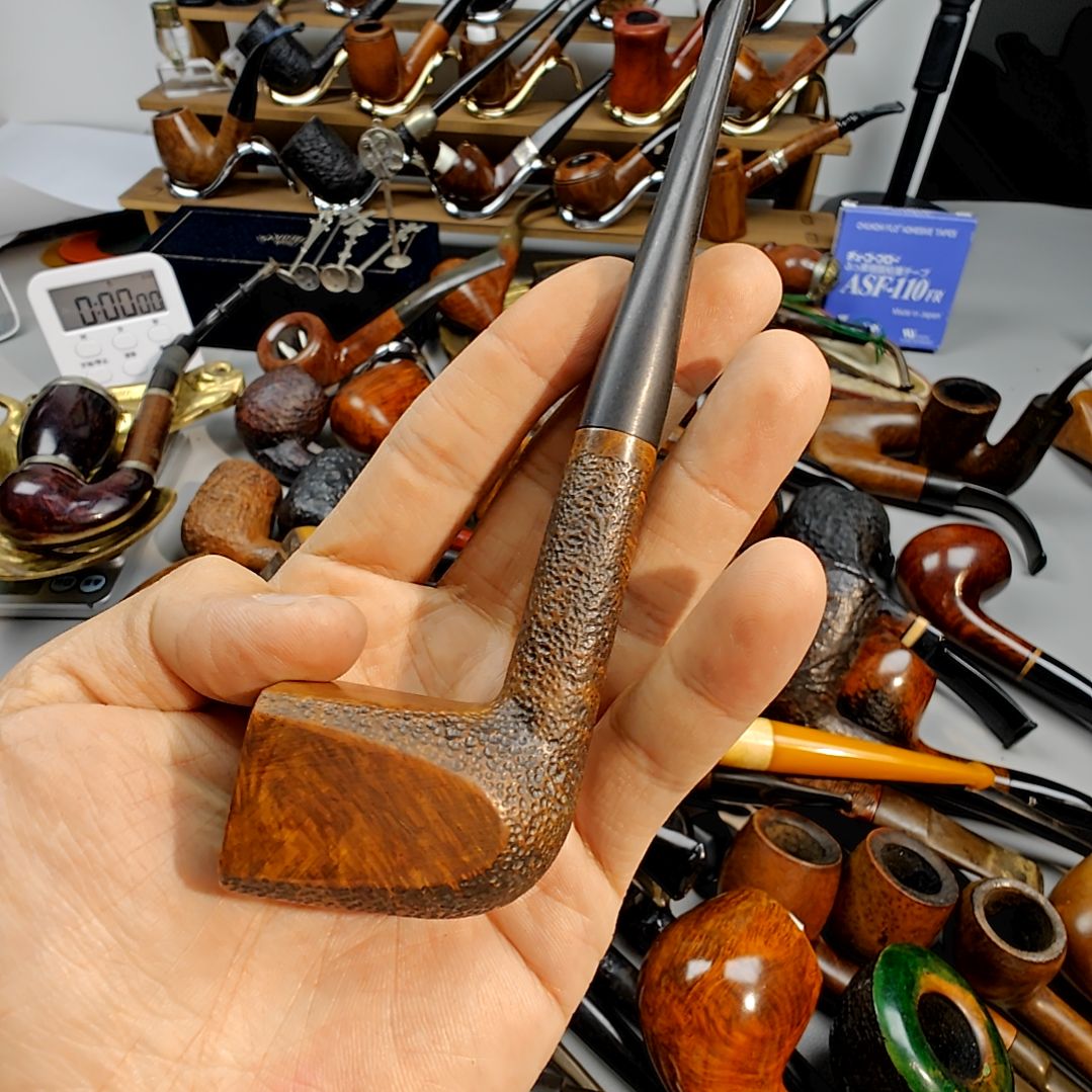 鸿***钧鸿老板专拍，石楠木烟斗