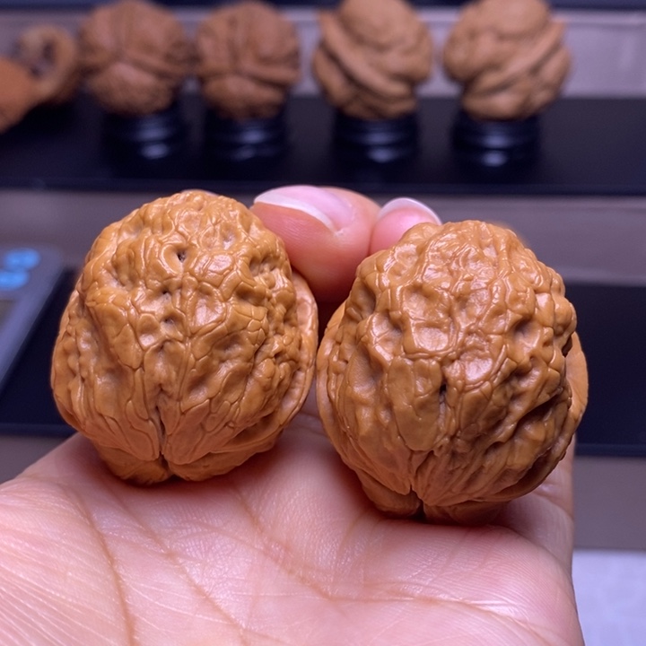 文玩核桃把件降龙疙瘩包50