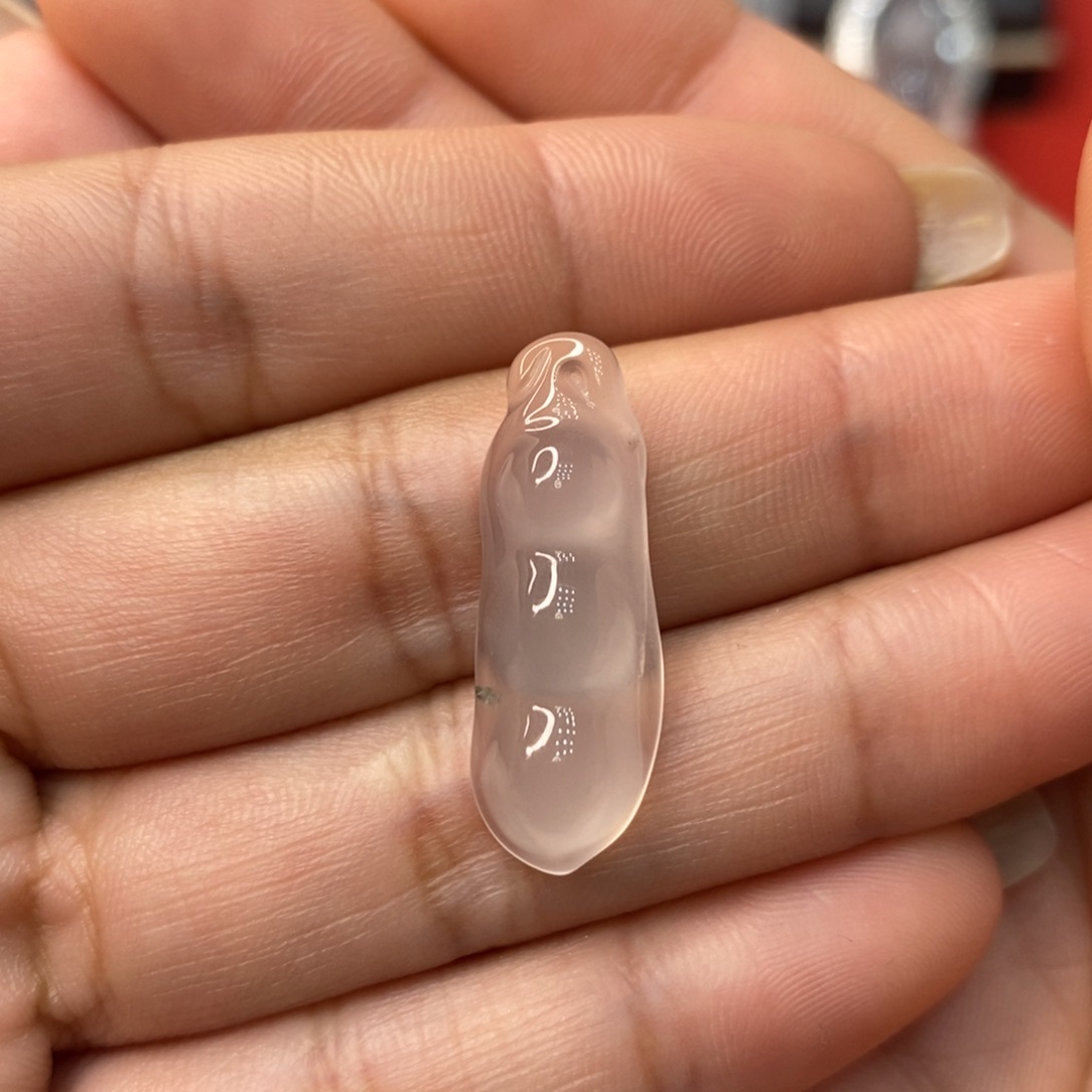 石英质玉合金吊坠