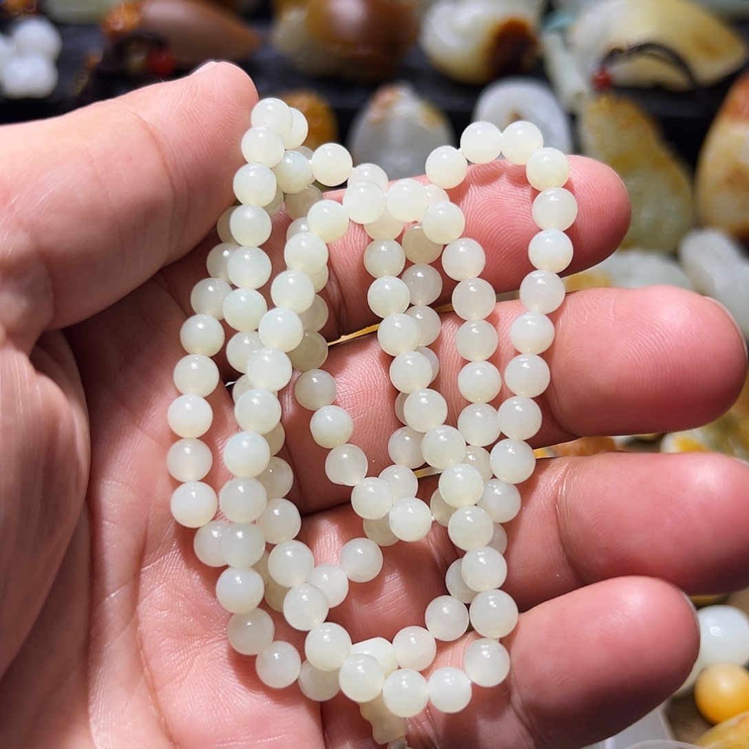 和田玉颈饰未镶嵌