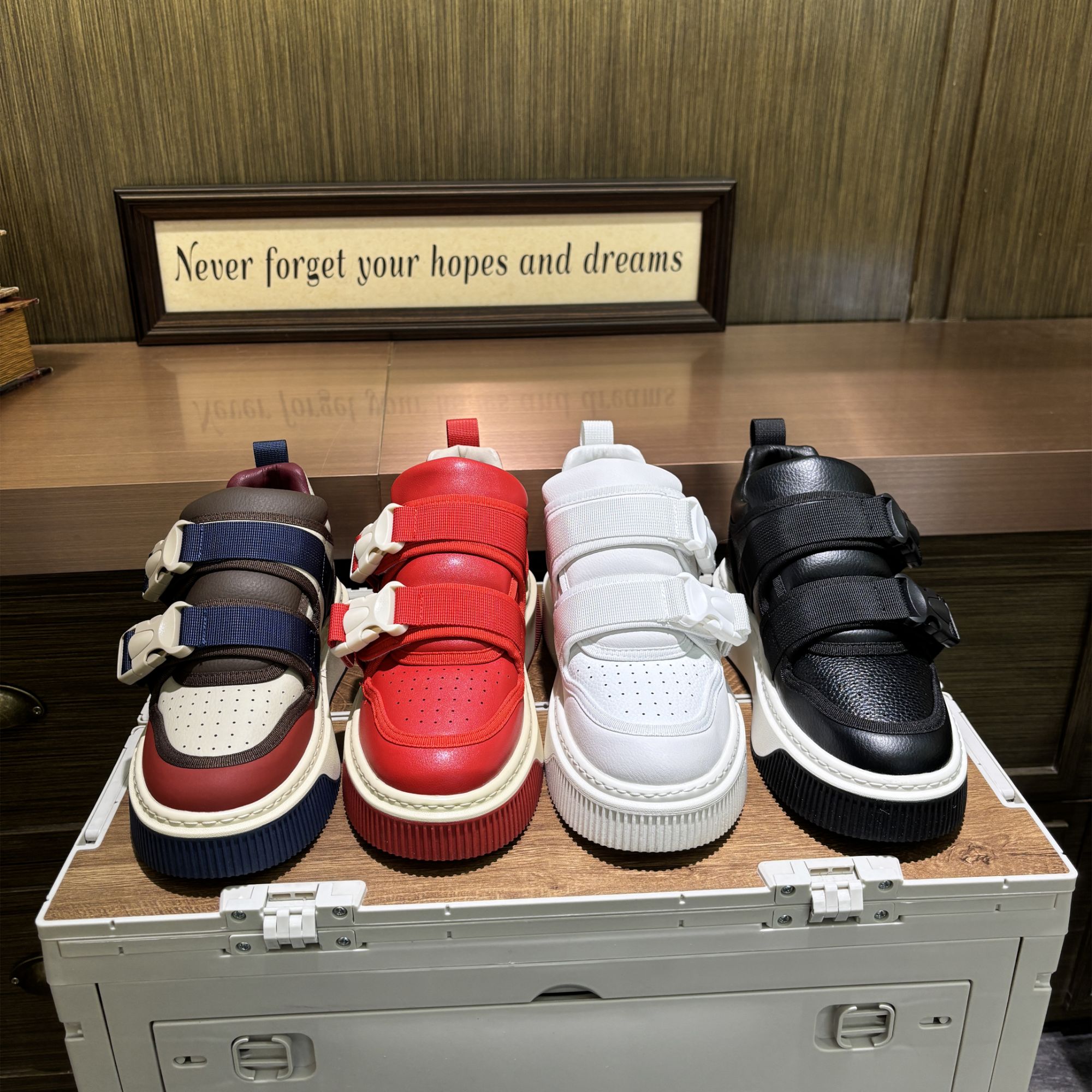 【皮鞋码】2025上新舒适魔术贴皮面洋气潮流时尚休闲男款鞋