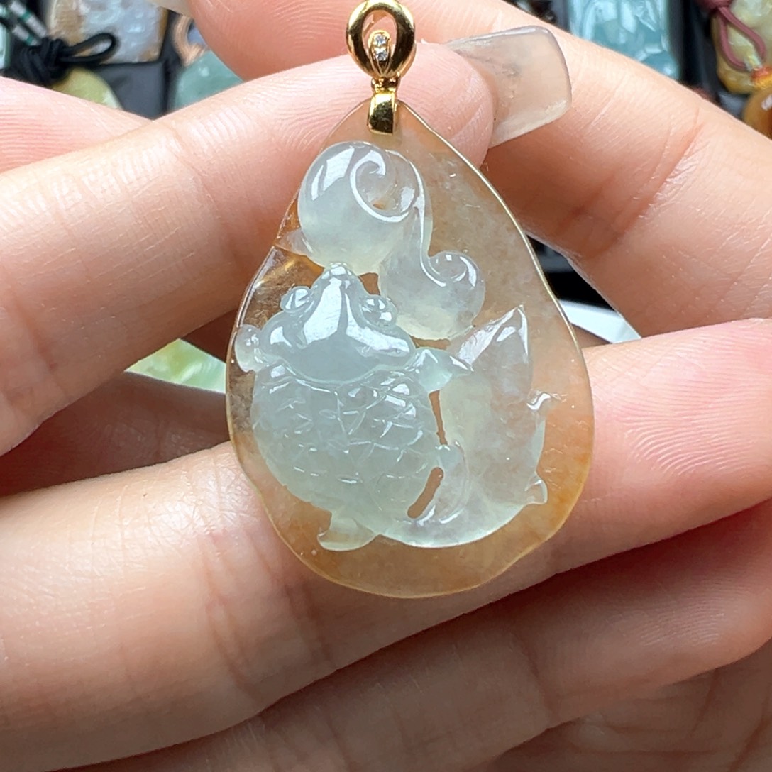 翡翠颈饰未镶嵌鱼