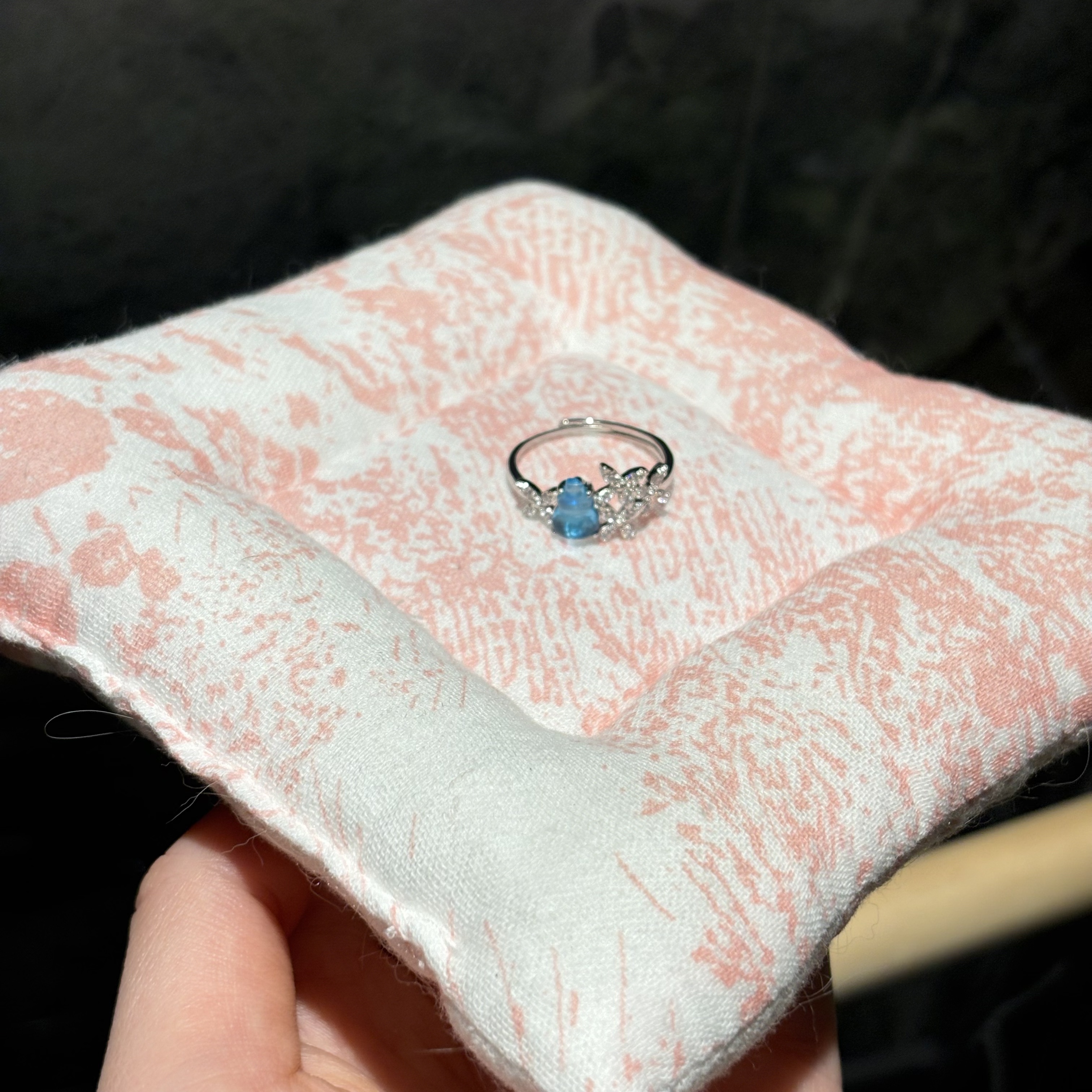 【冰眼泪】蓝托帕小葫芦戒指