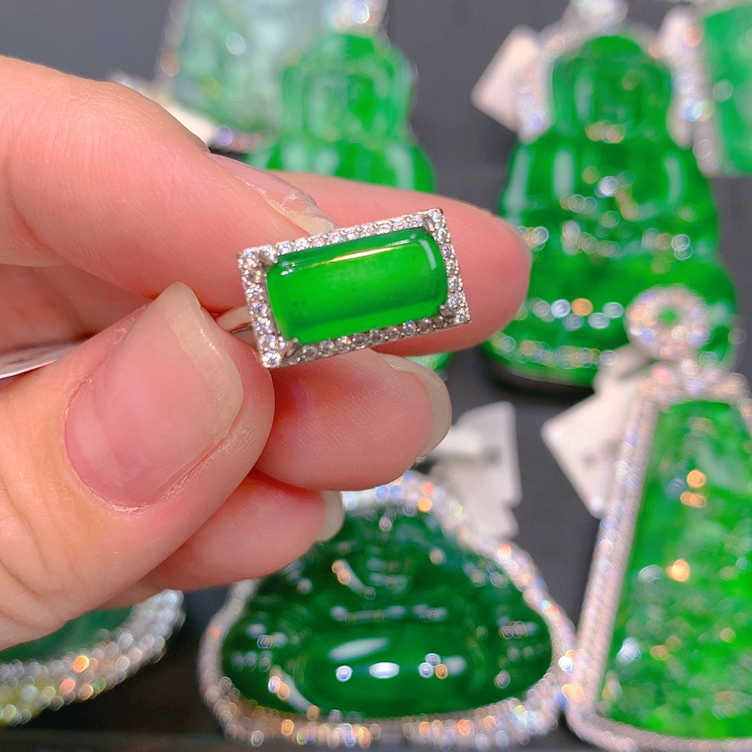 翡翠颈饰银S925镶嵌翡翠