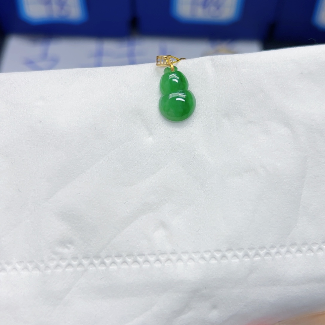 翡翠挂件18K金镶嵌y葫芦