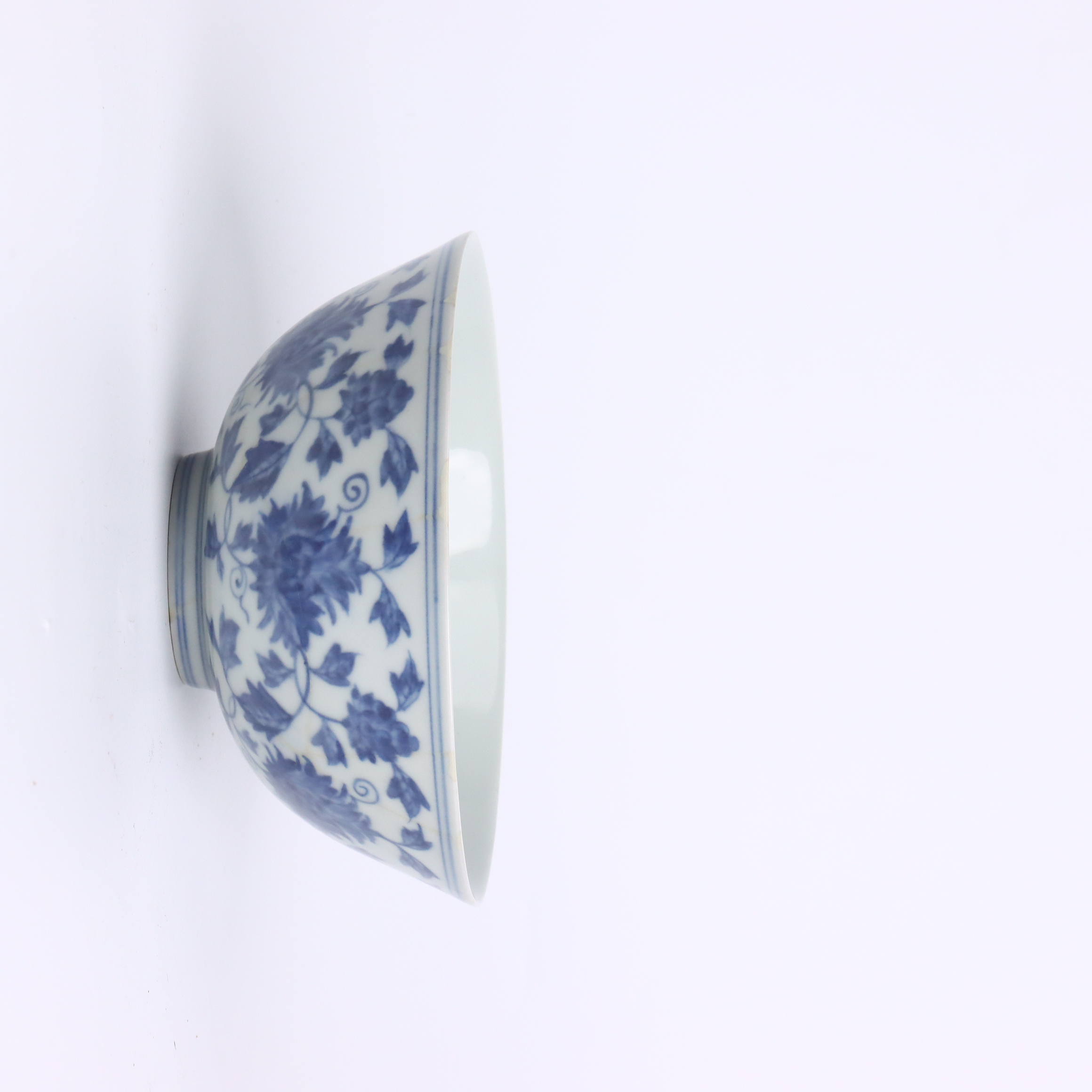 【明成化】青花缠枝花纹宫碗（直径15.6cm高7cm）碎拼修