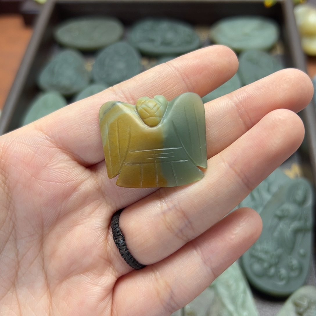 遇***晴和田玉未镶嵌珠宝奇石