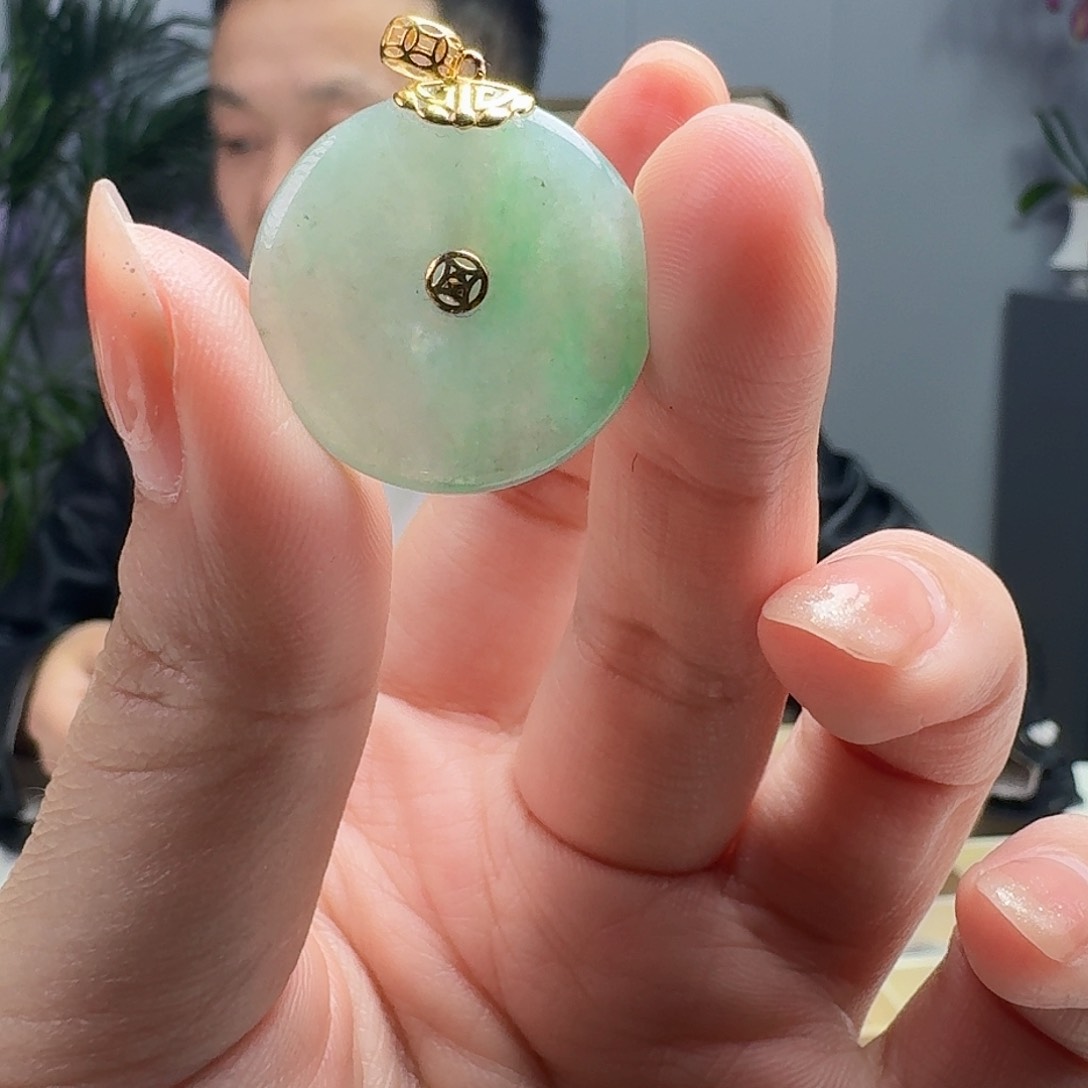 翡翠吊坠(不含链)18K金镶嵌天然