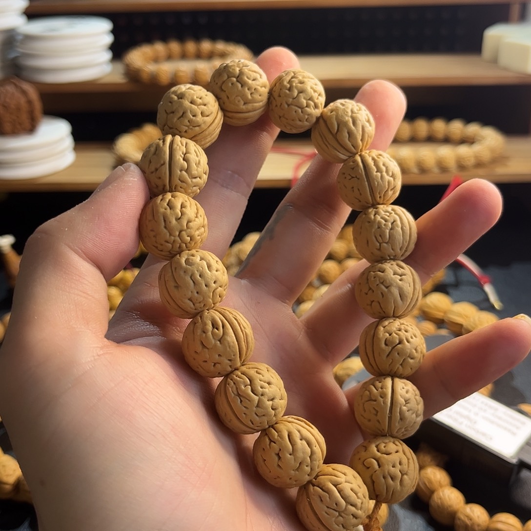 陈***e桃核吊坠17.7盘锦肌肉