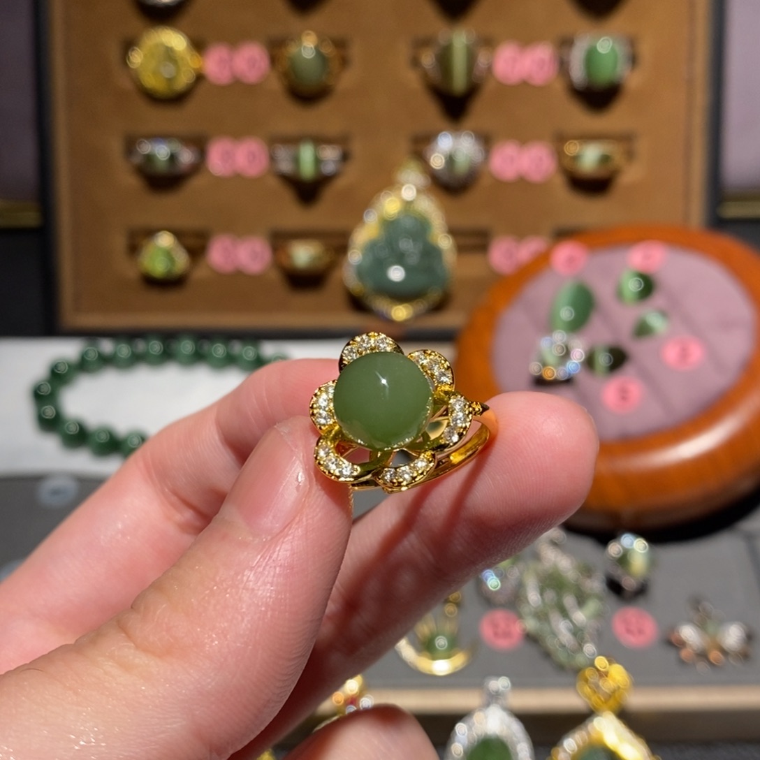 和田玉未镶嵌戒指