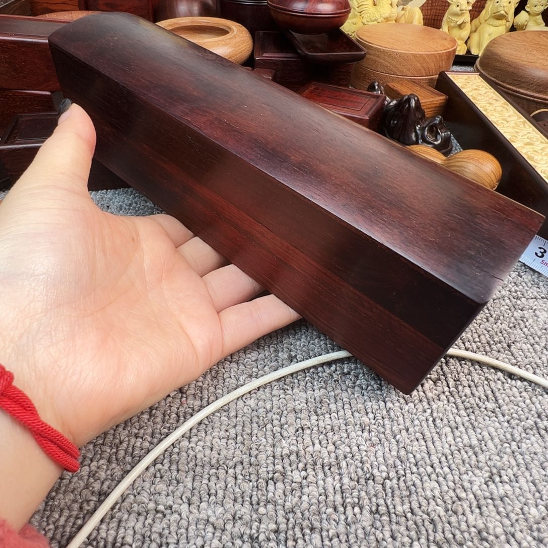 檀香紫檀（小叶紫檀）盖盒