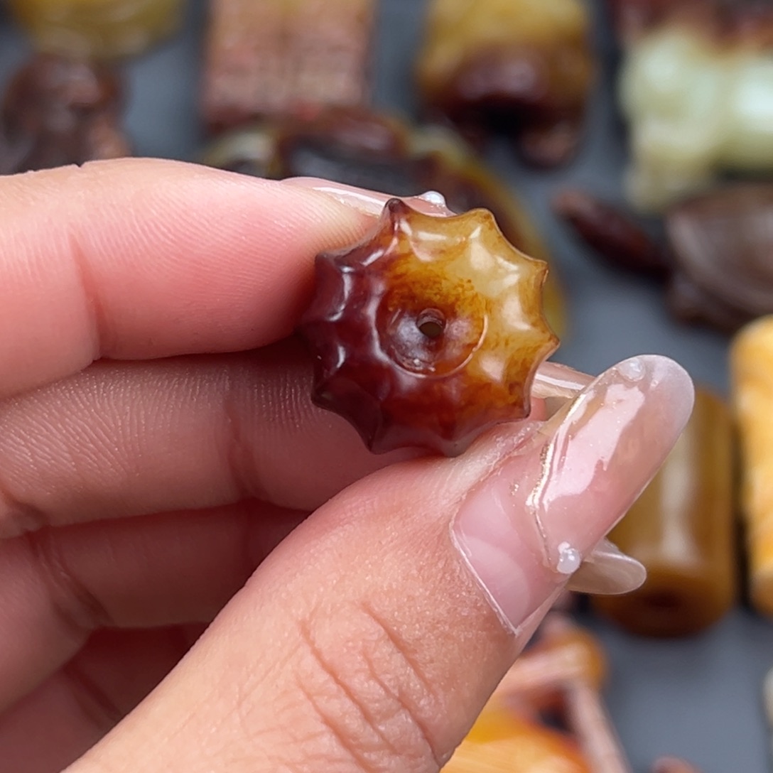 和田玉（糖玉）未镶嵌颈饰