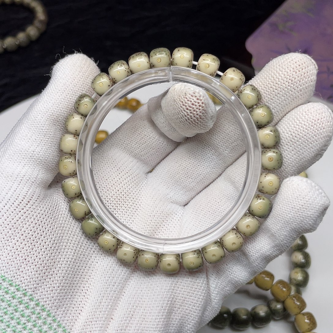 星月菩提吊坠33。8/7绿冰黄金瞳