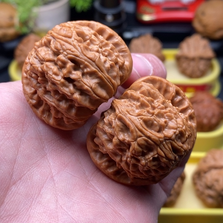 【闪购商品】文玩核桃吊坠41球白狮子头