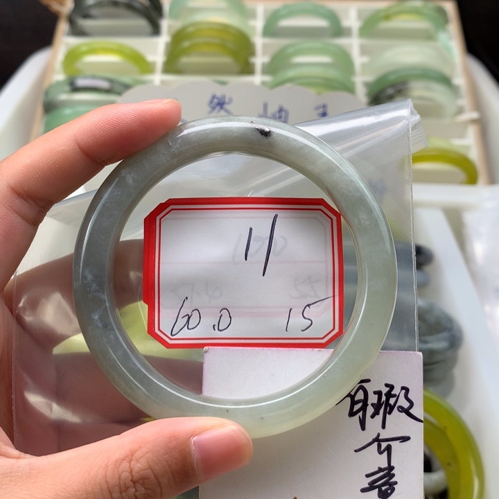 未镶嵌蛇纹石玉手镯不****活