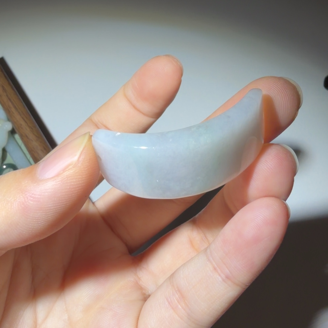 颈饰未镶嵌翡翠好