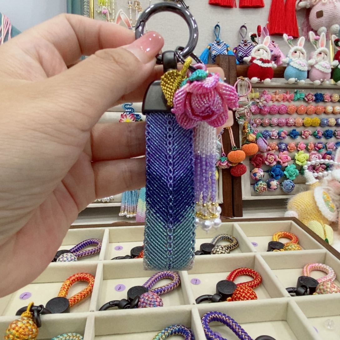钥匙挂件手工编绳