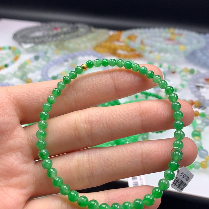 翡翠手镯未镶嵌卡