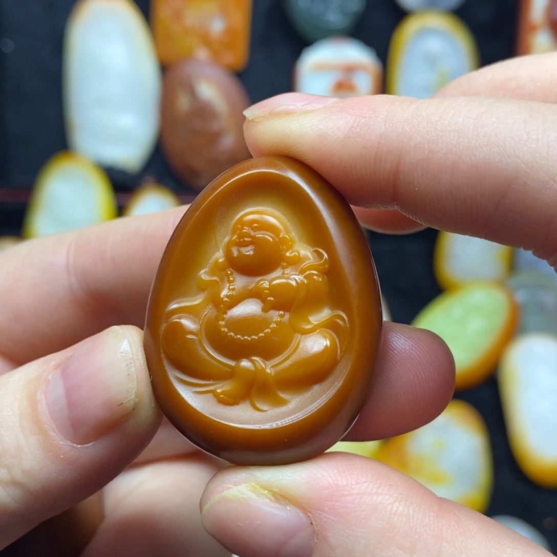 知***乐和田玉未镶嵌颈饰