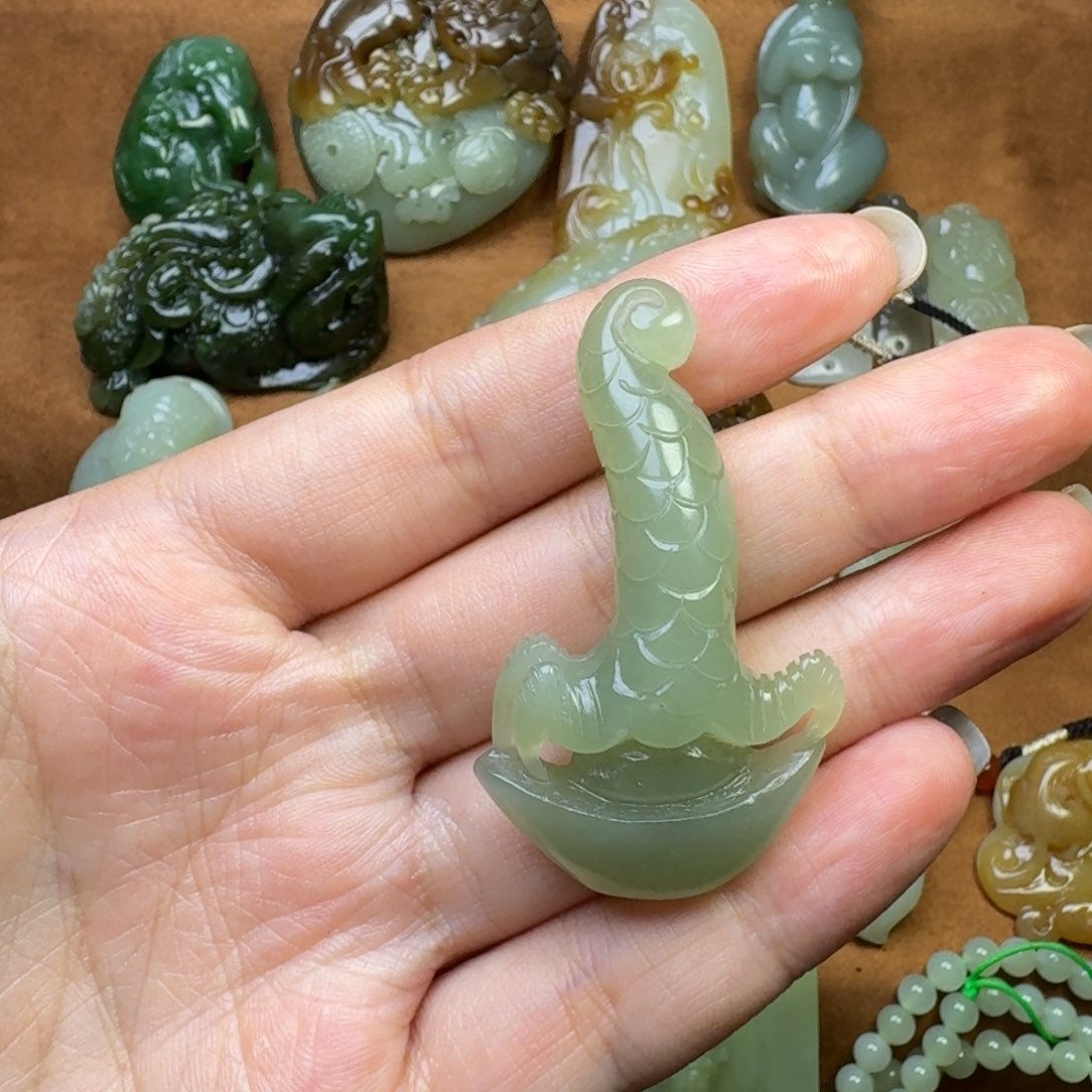 和田玉颈饰未镶嵌