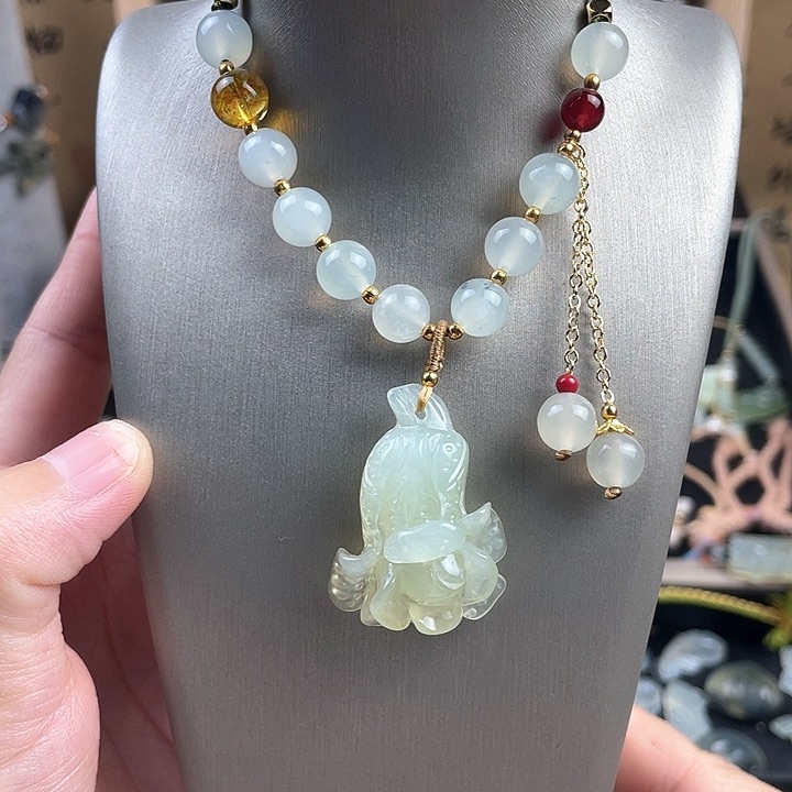 蛇纹石玉合金颈饰