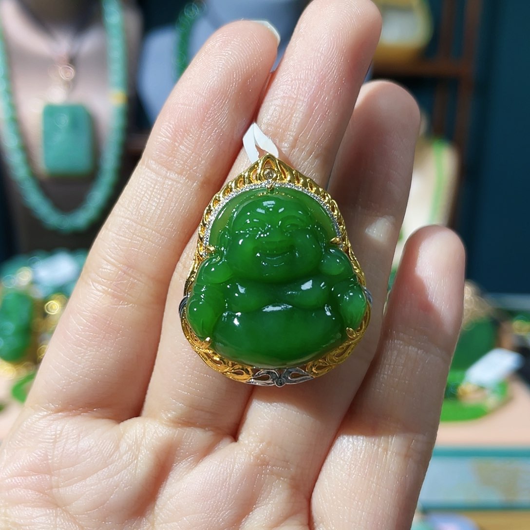 和田玉（碧玉）颈饰18K金镶嵌