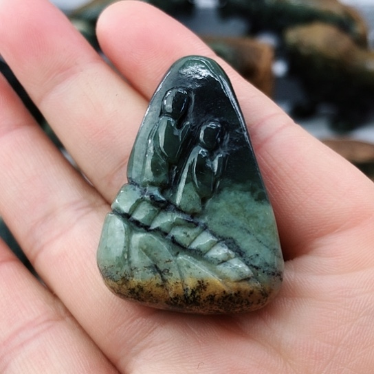 未镶嵌岫岩河磨玉（透闪石质玉）挂件