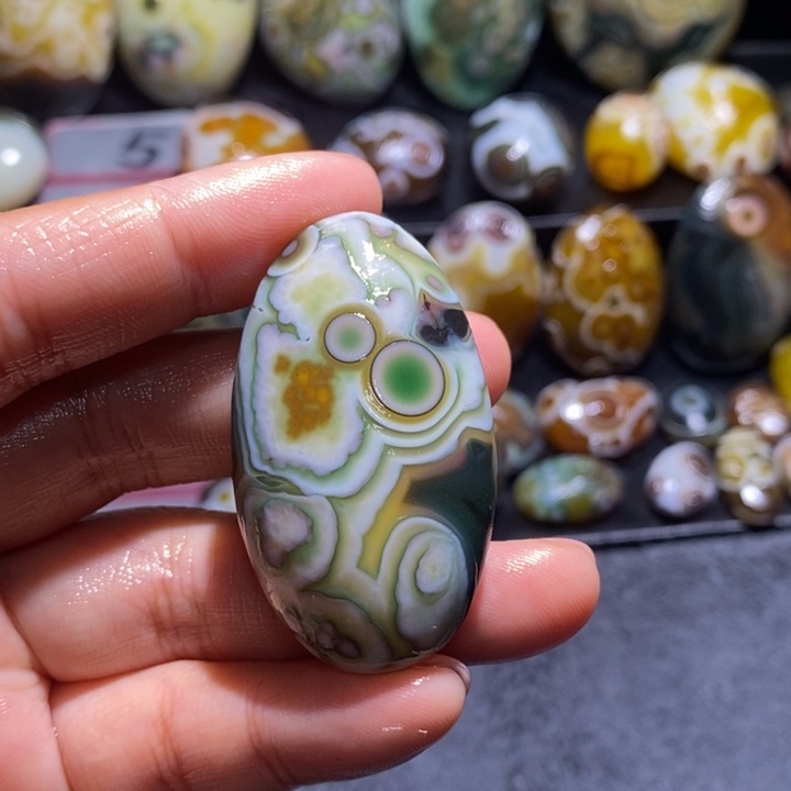 玛瑙/玉髓未镶嵌珠宝半成品139