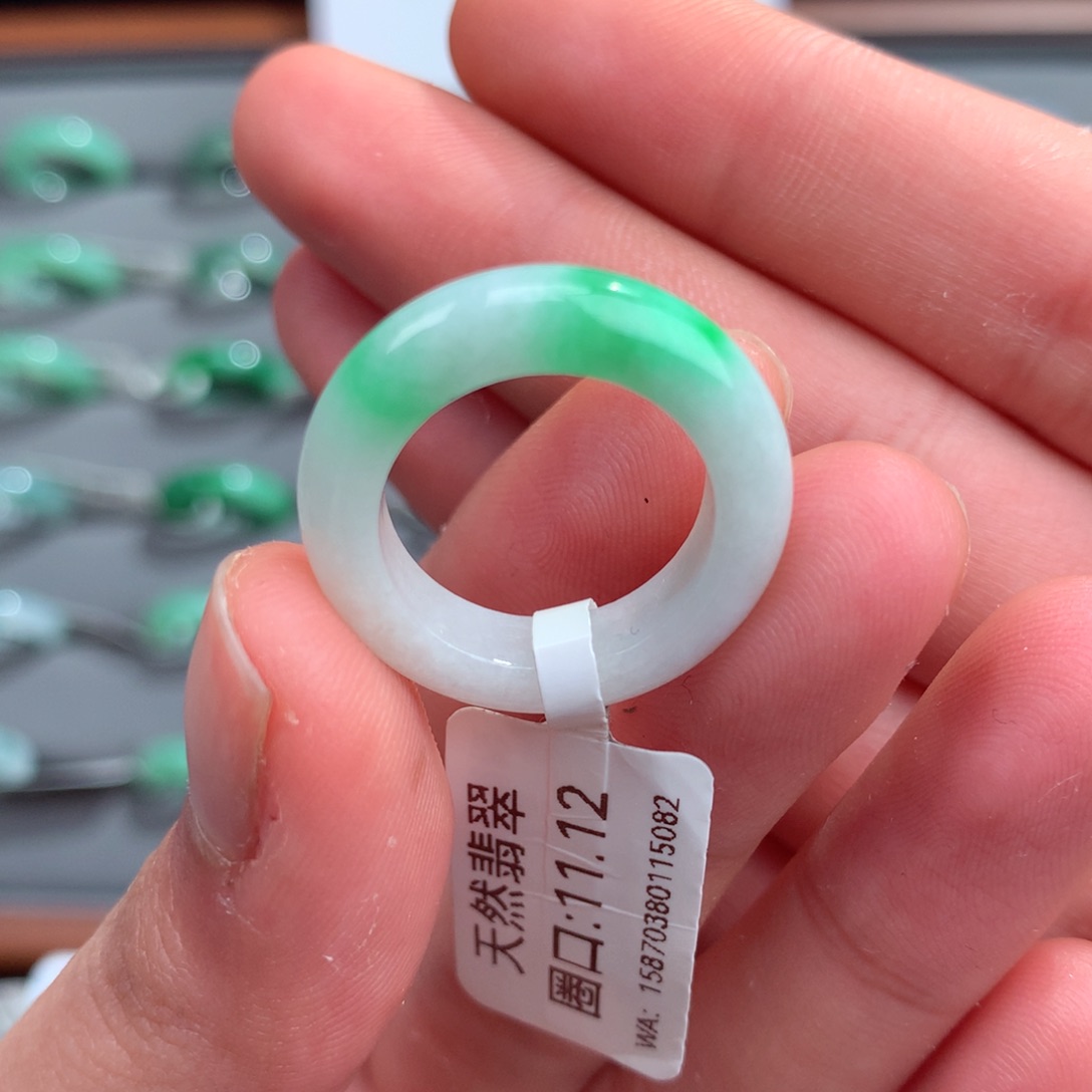 翡翠戒指未镶嵌天然