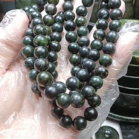 蛇纹石玉未镶嵌108颗卡10