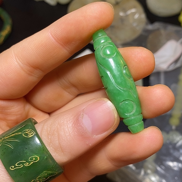 颈饰未镶嵌翡翠1