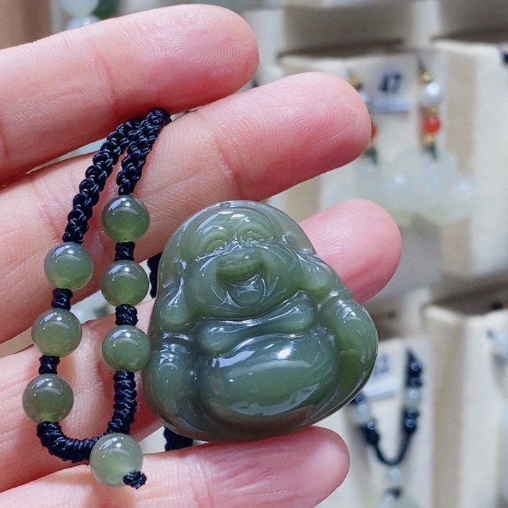 和田玉未镶嵌颈饰有包容