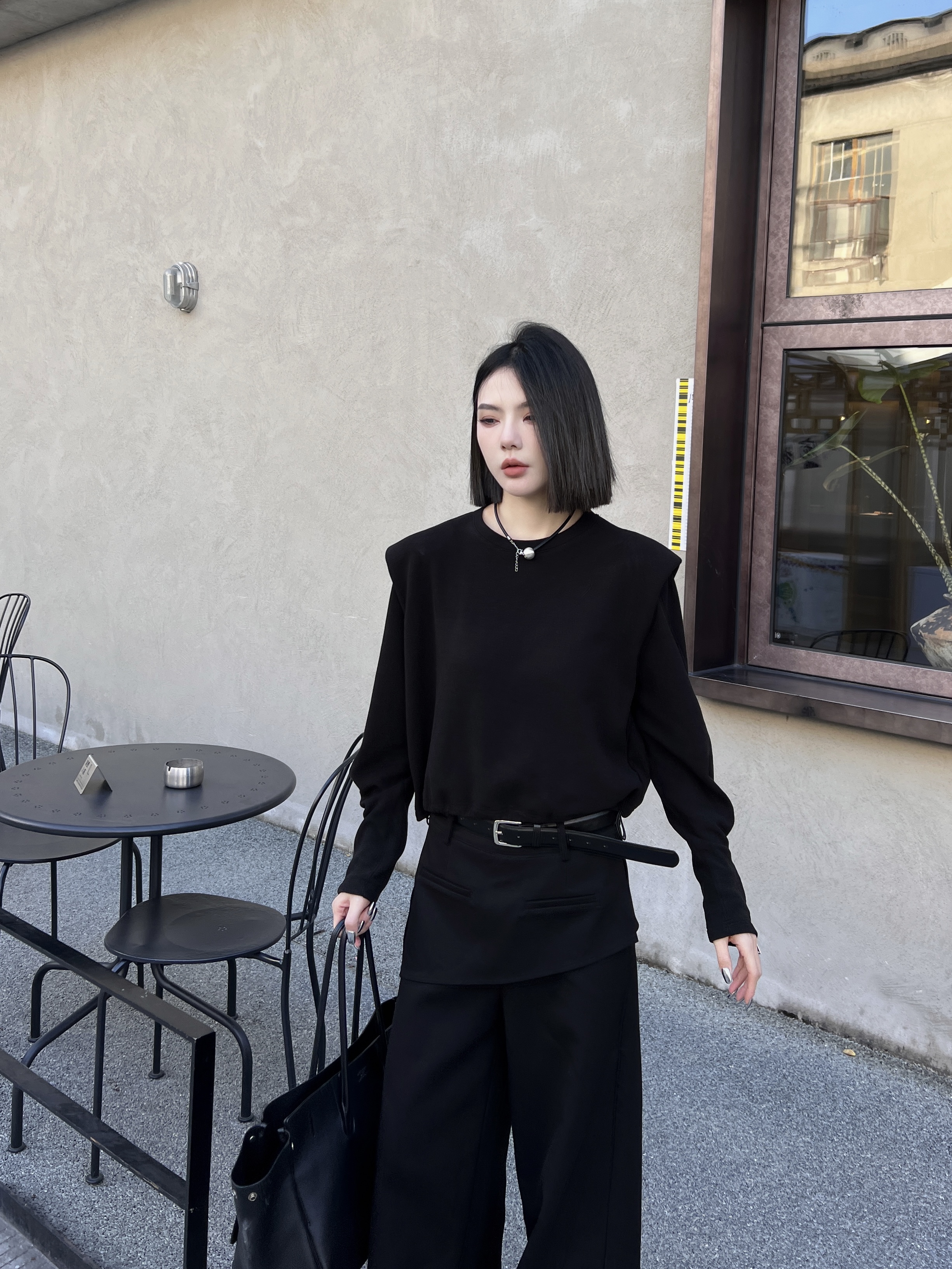 CZ【设计师】冬季小众新款纯色圆领长袖显瘦通勤T恤上衣女