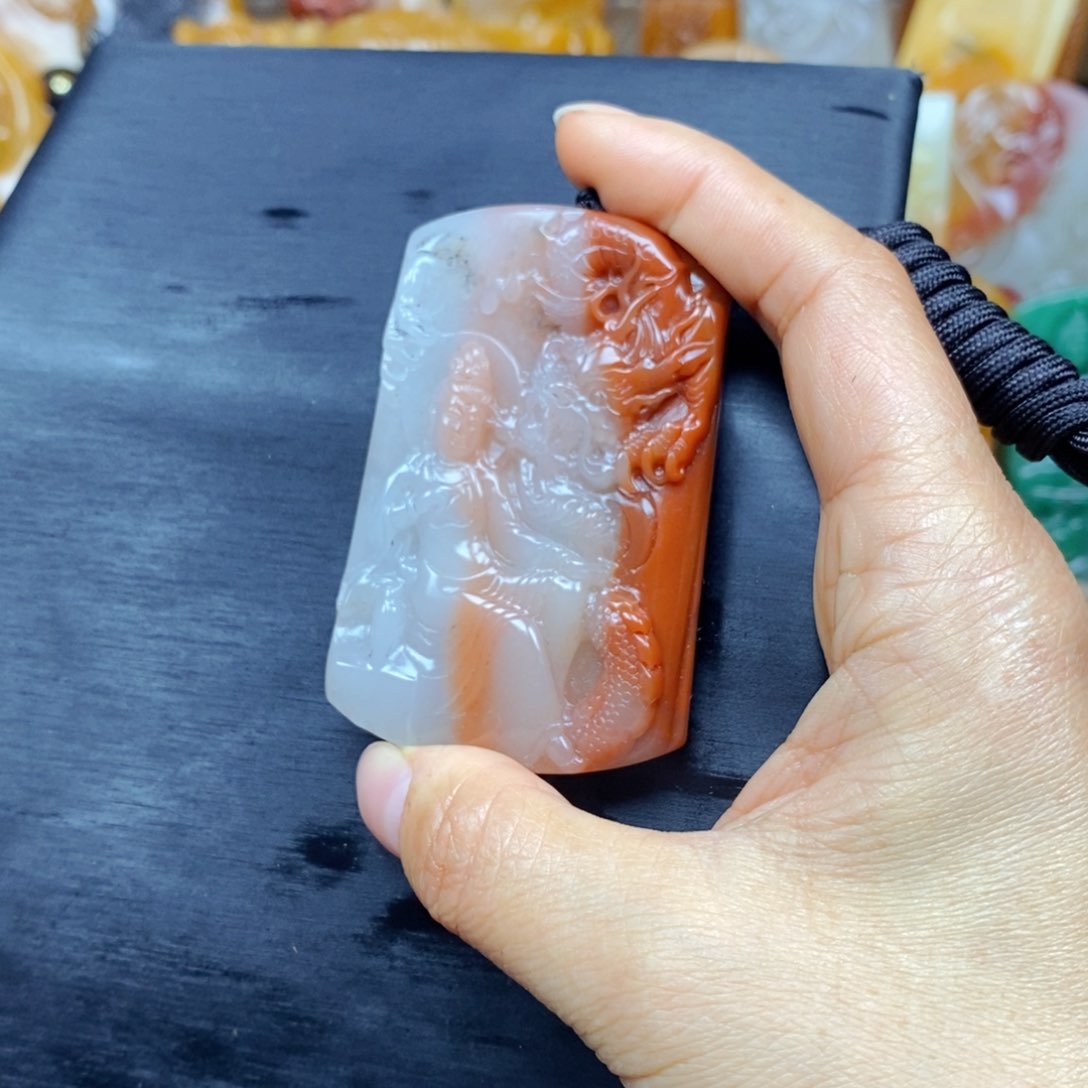 石英质玉（黄龙玉）颈饰未镶嵌