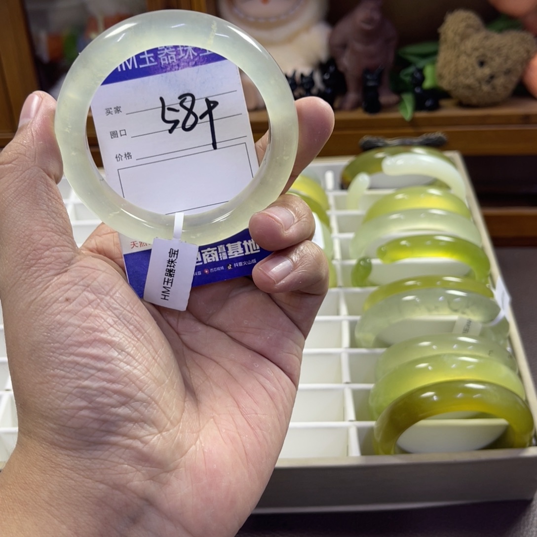 蛇纹石玉未镶嵌手镯479