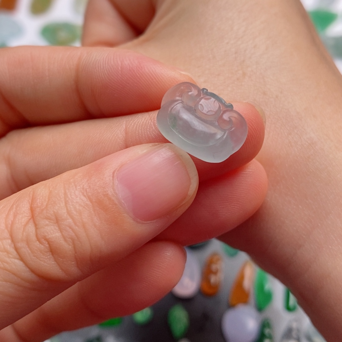 定制翡翠未镶嵌如意锁