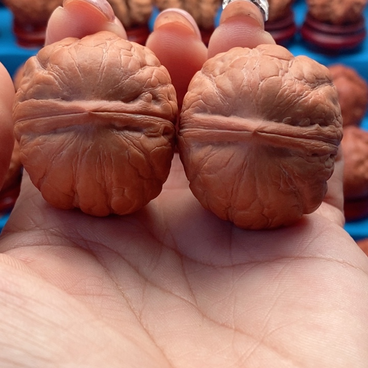 核桃精品文玩核桃手捻水晶青蛙