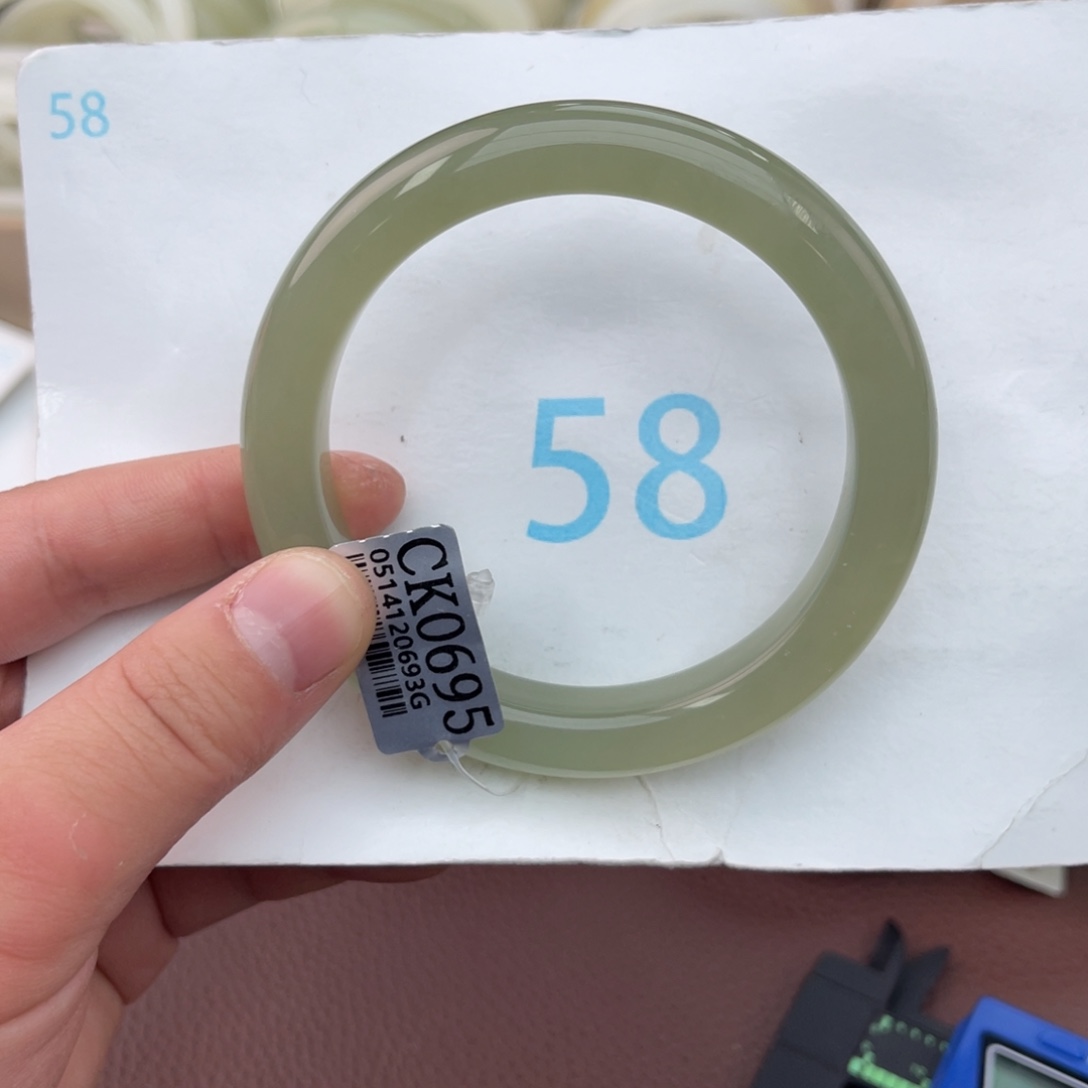 和田玉手镯未镶嵌@*