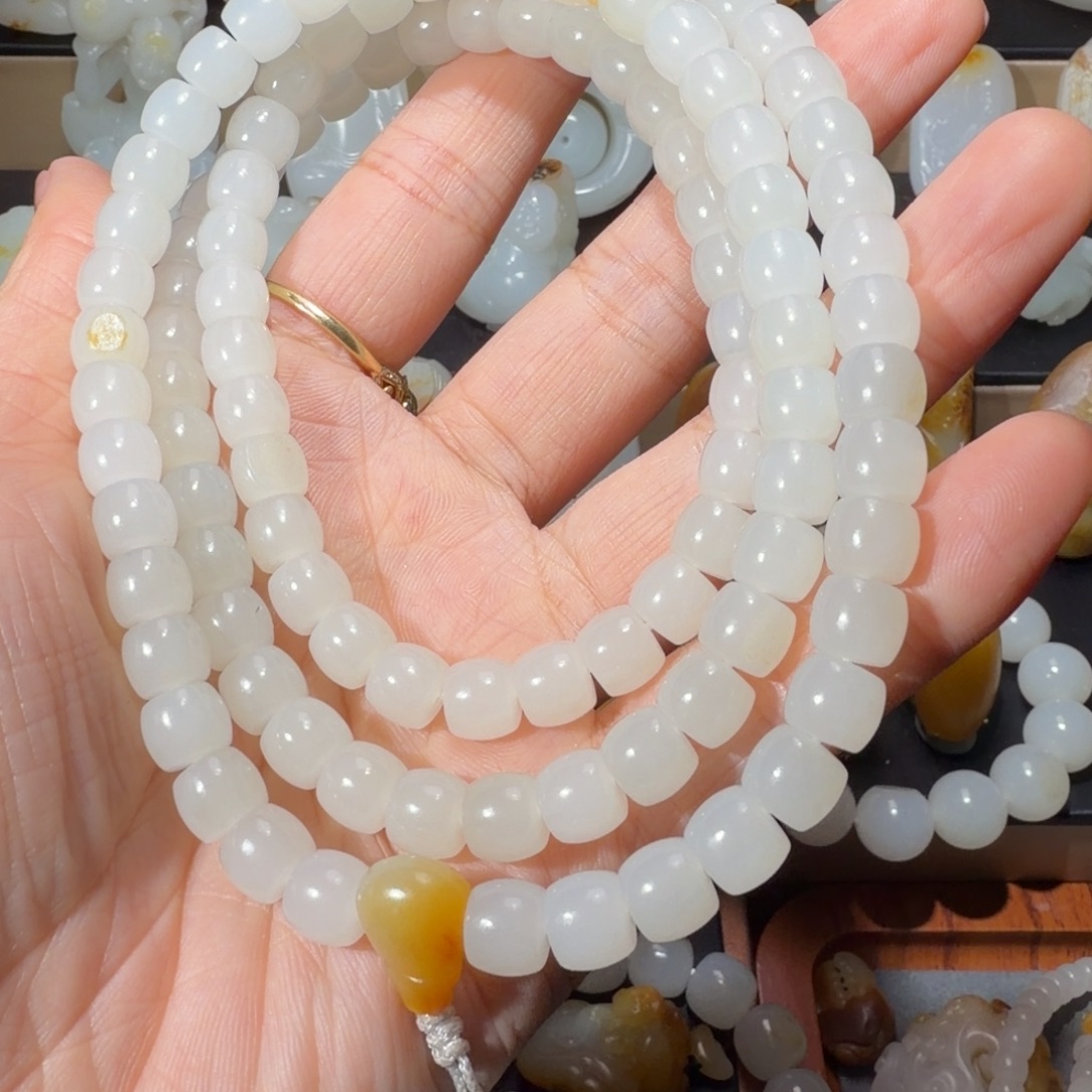 海***哥和田玉未镶嵌颈饰