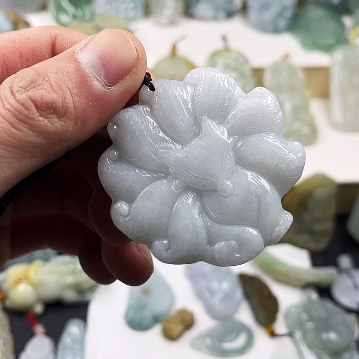 翡翠颈饰未镶嵌翡翠