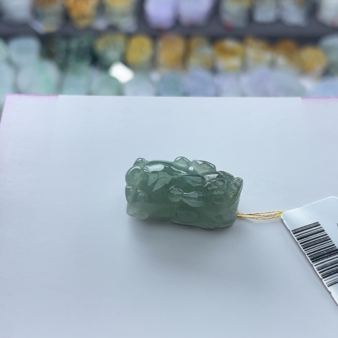 翡翠颈饰未镶嵌貔貅