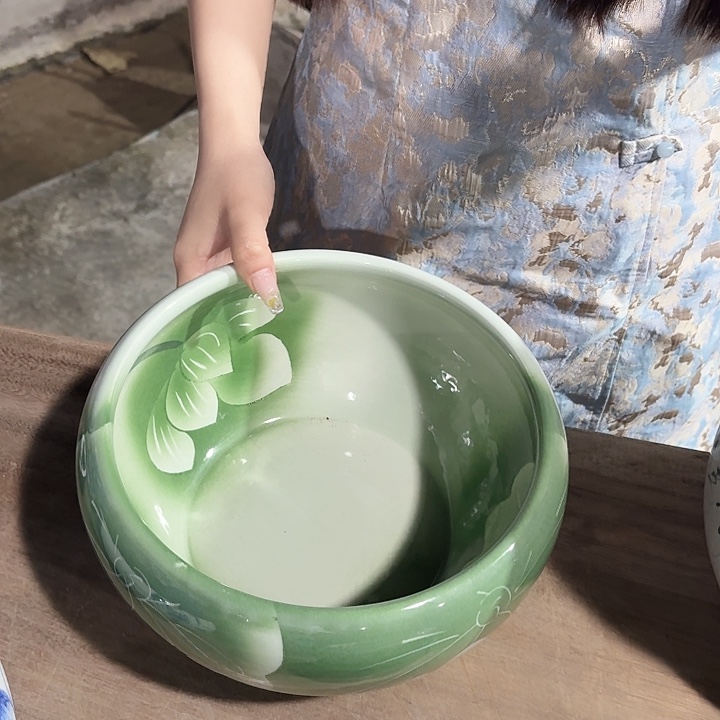 瓷片口径23厘米 高度13厘米