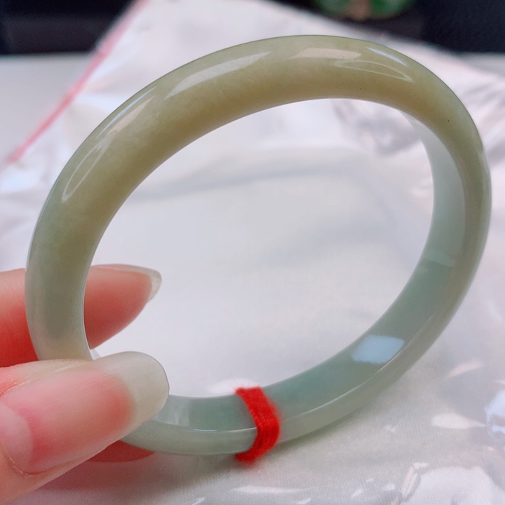 翡翠手镯（贵妃镯）未镶嵌