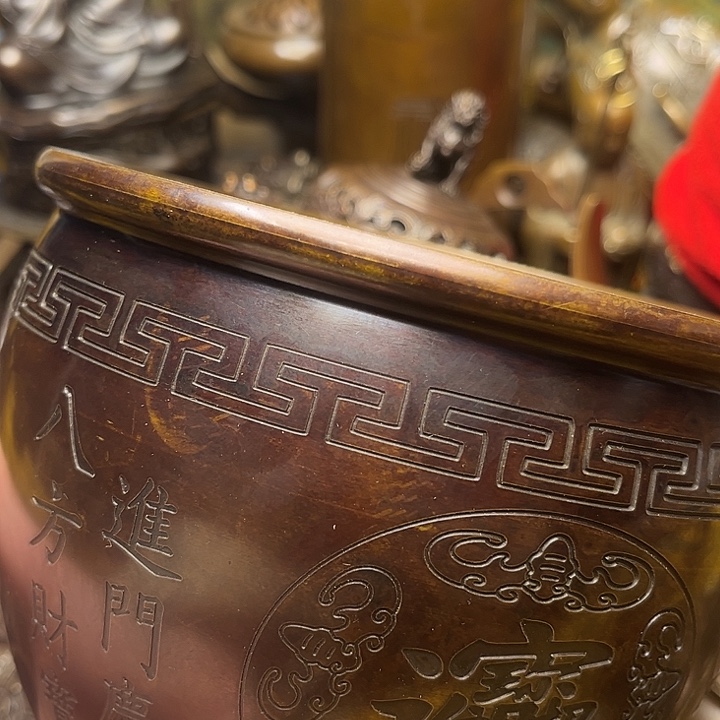 精美铜器批发档口