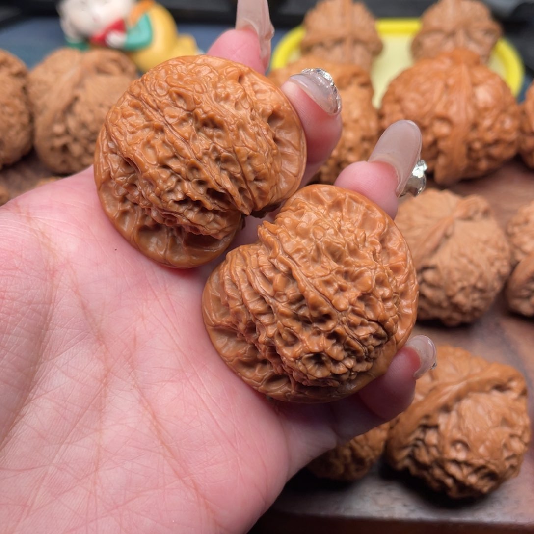 文玩核桃把件琴****_平谷血麒麟41