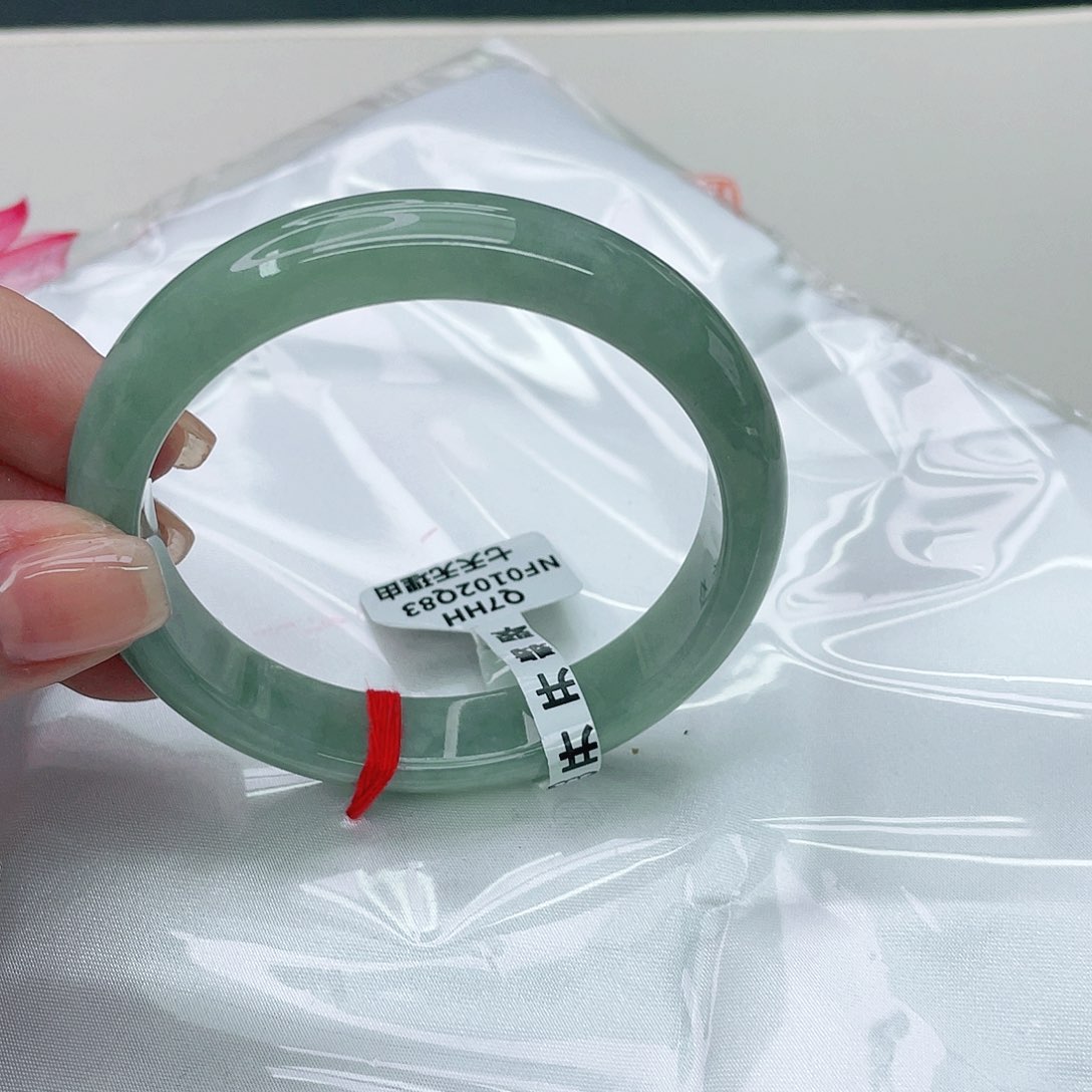 翡翠手镯未镶嵌正57.7