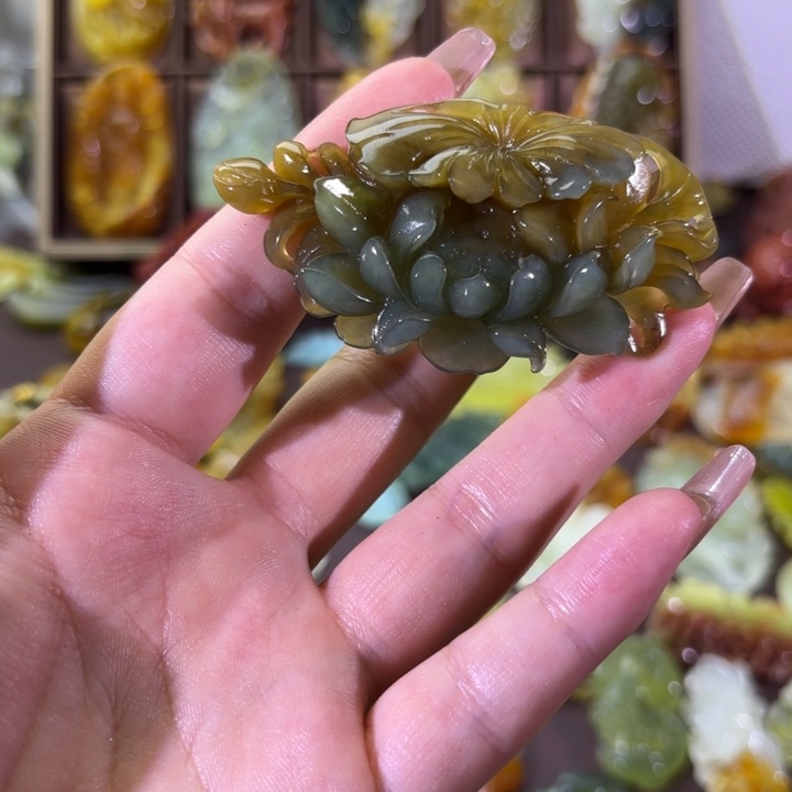 未镶嵌蛇纹石玉颈饰